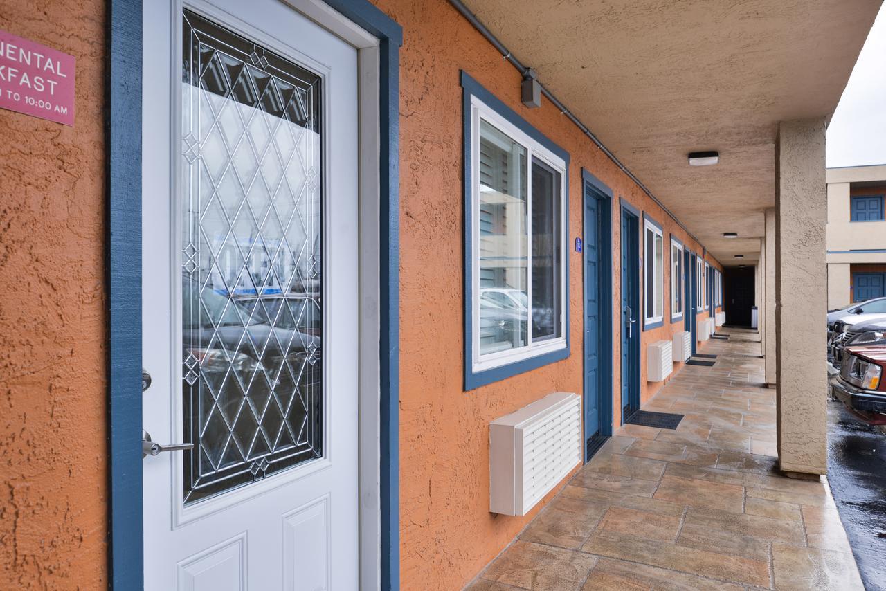 Good Living Inn San Carlos Exterior photo