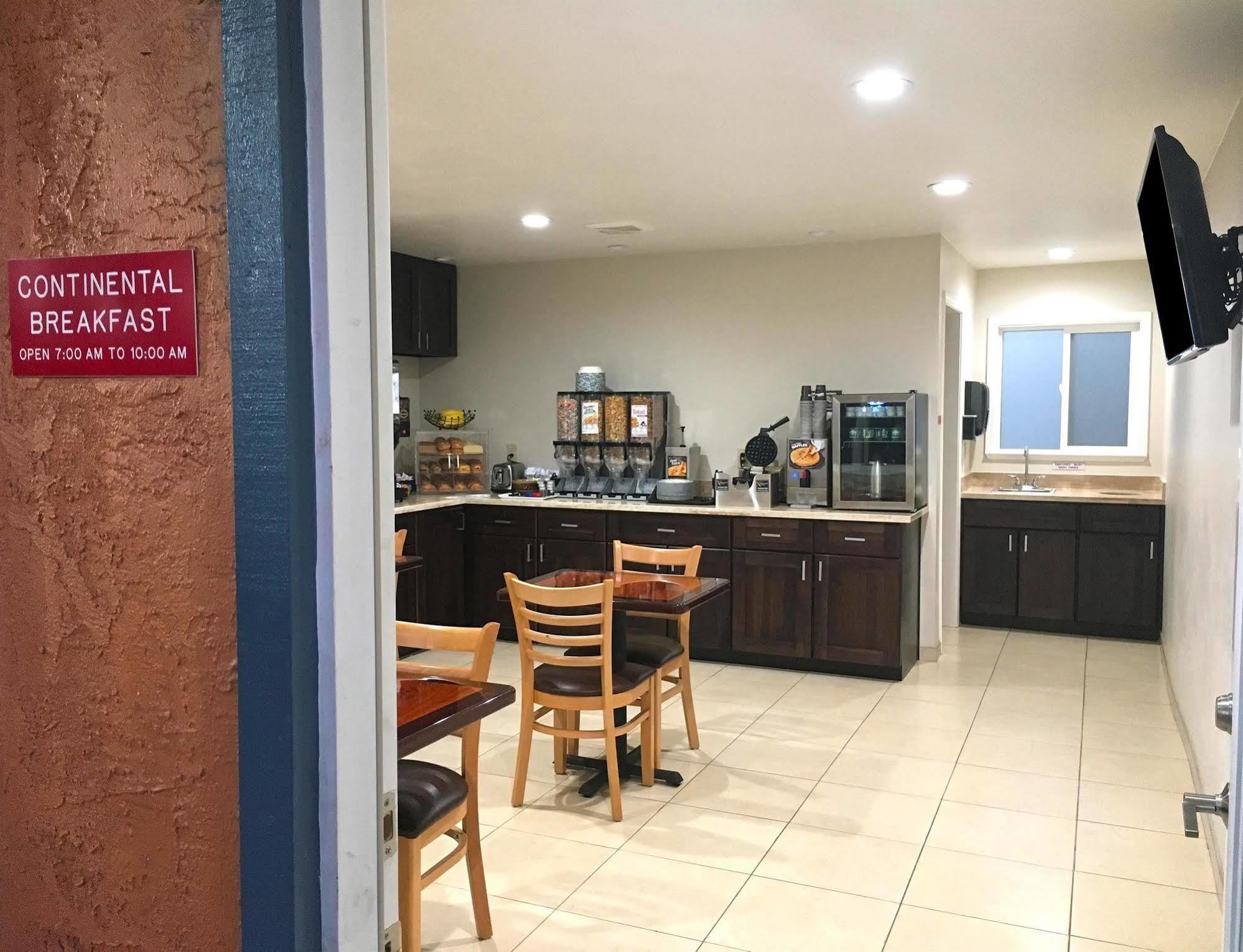 Good Living Inn San Carlos Exterior photo
